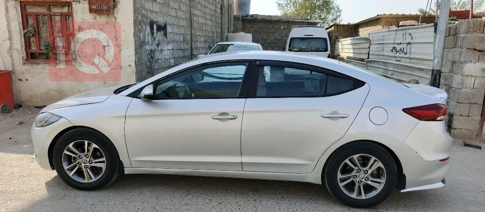 هیوندای ئەلەنترا